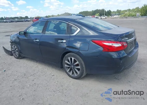 2017 Nissan Altima 2.5 Sv z USA, uszkodzony, nr VIN 1N4AL3AP9HC111221